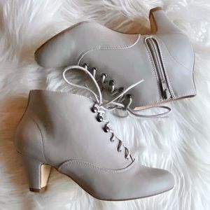 Chelsea Crew • Gray Iris Heeled Lace-Up Bootie 36
